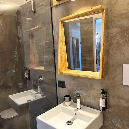 Hotel Black Market 3*