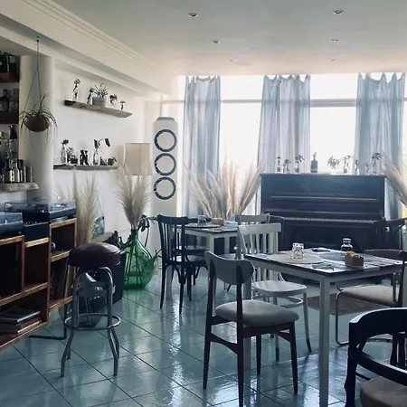 Hotel Black Market 3*