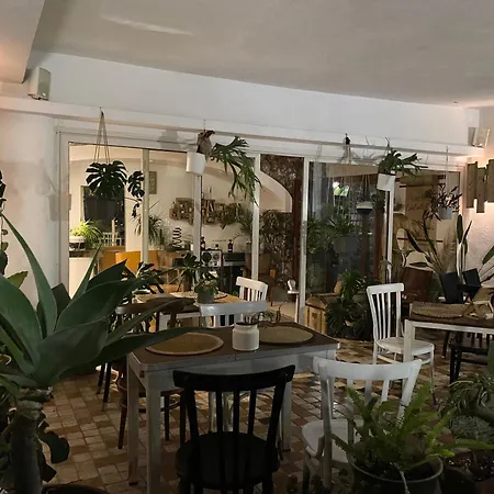 Hotel Black Market 3*