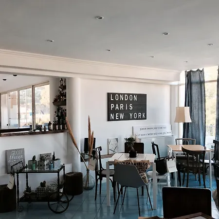 Black Market Hotel Isquia