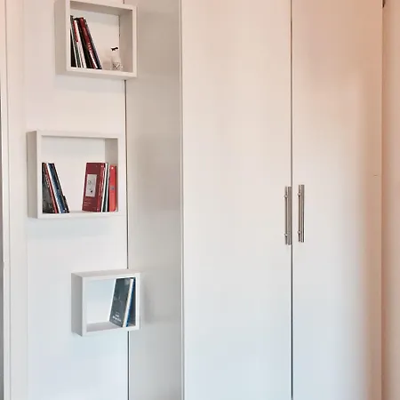 Black Market 3* Isquia