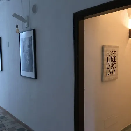 Black Market Hotel 3*