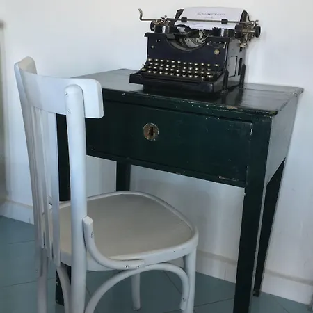 Отель Black Market