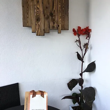 Black Market Отель