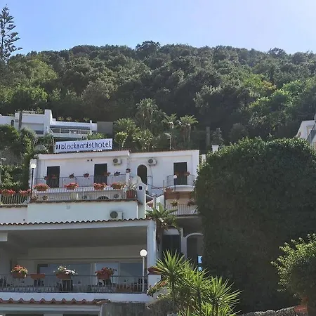 Отель Black Market Искья