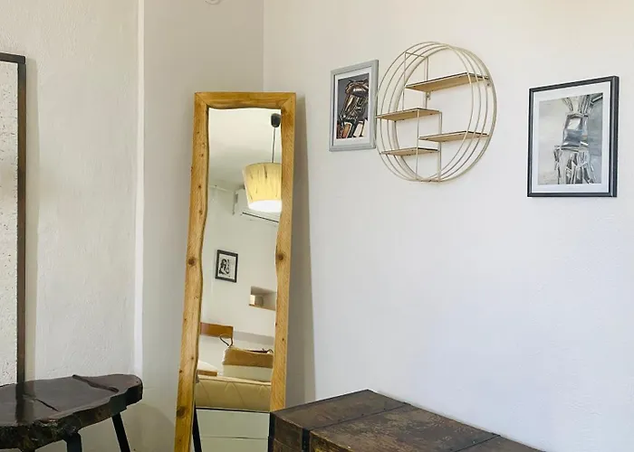 Отель Black Market Искья