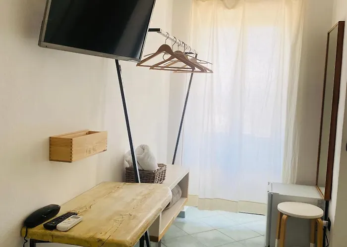 Black Market Отель