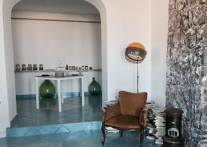 Отель Black Market