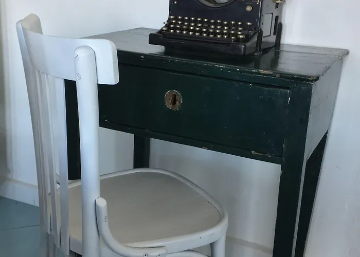 Отель Black Market