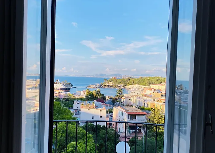 Black Market Отель Искья