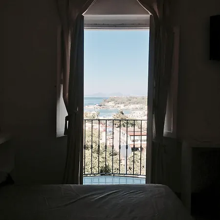 Ξενοδοχείο Black Market