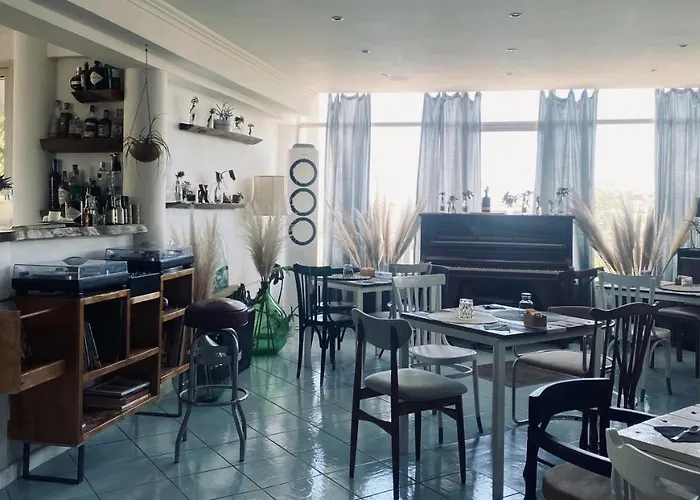 Hotel Black Market 3*